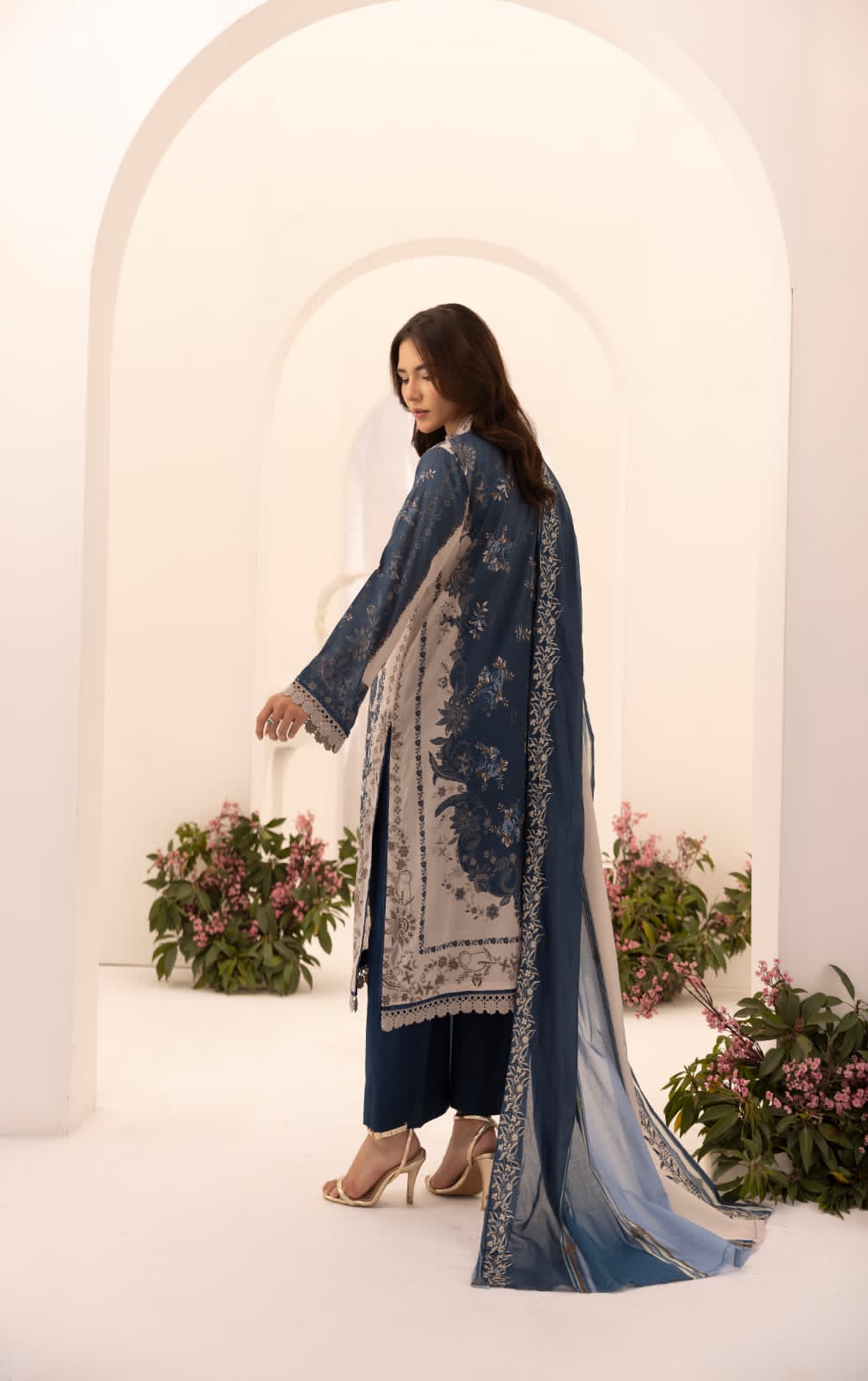 Laren - Unstitched 3pc