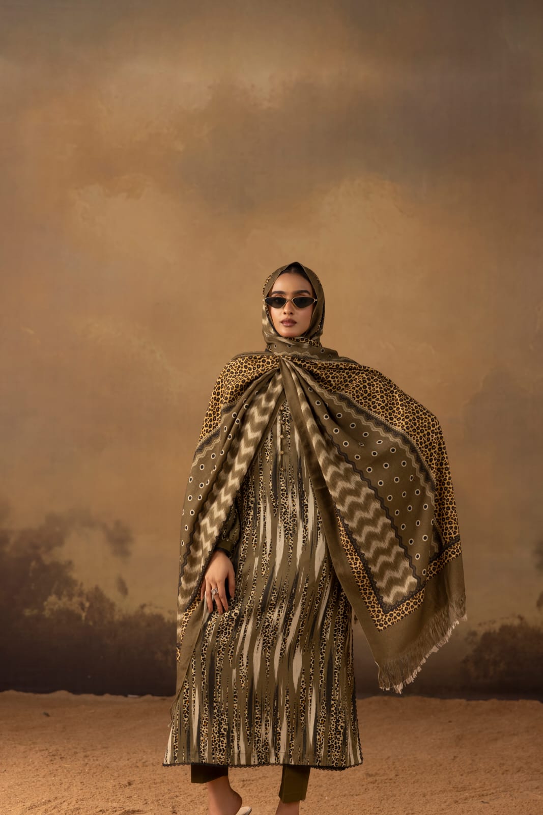 Mehr-e-Komal - Unstitched 3pc