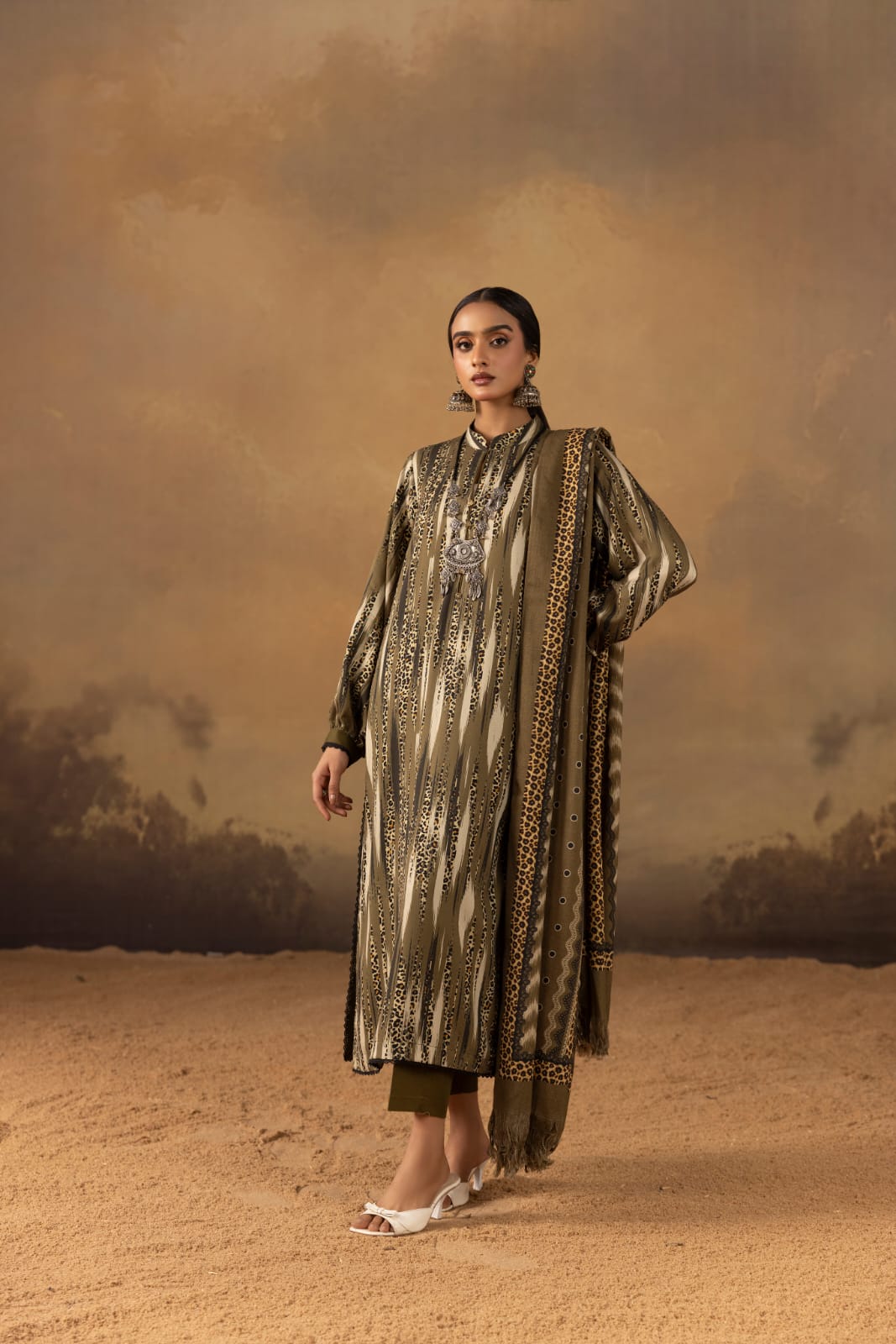 Mehr-e-Komal - Unstitched 3pc