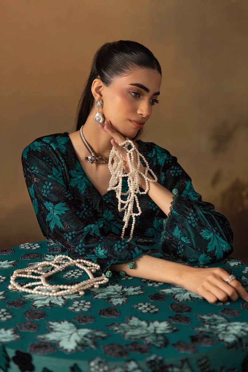 Gulnaar - Unstitched 3pc