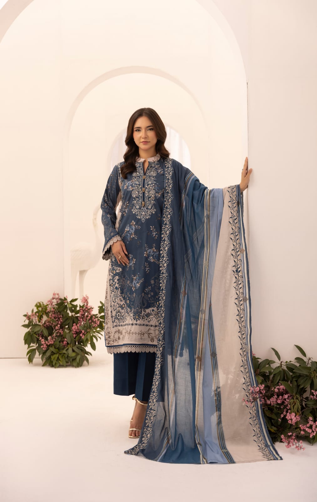 Laren - Unstitched 3pc