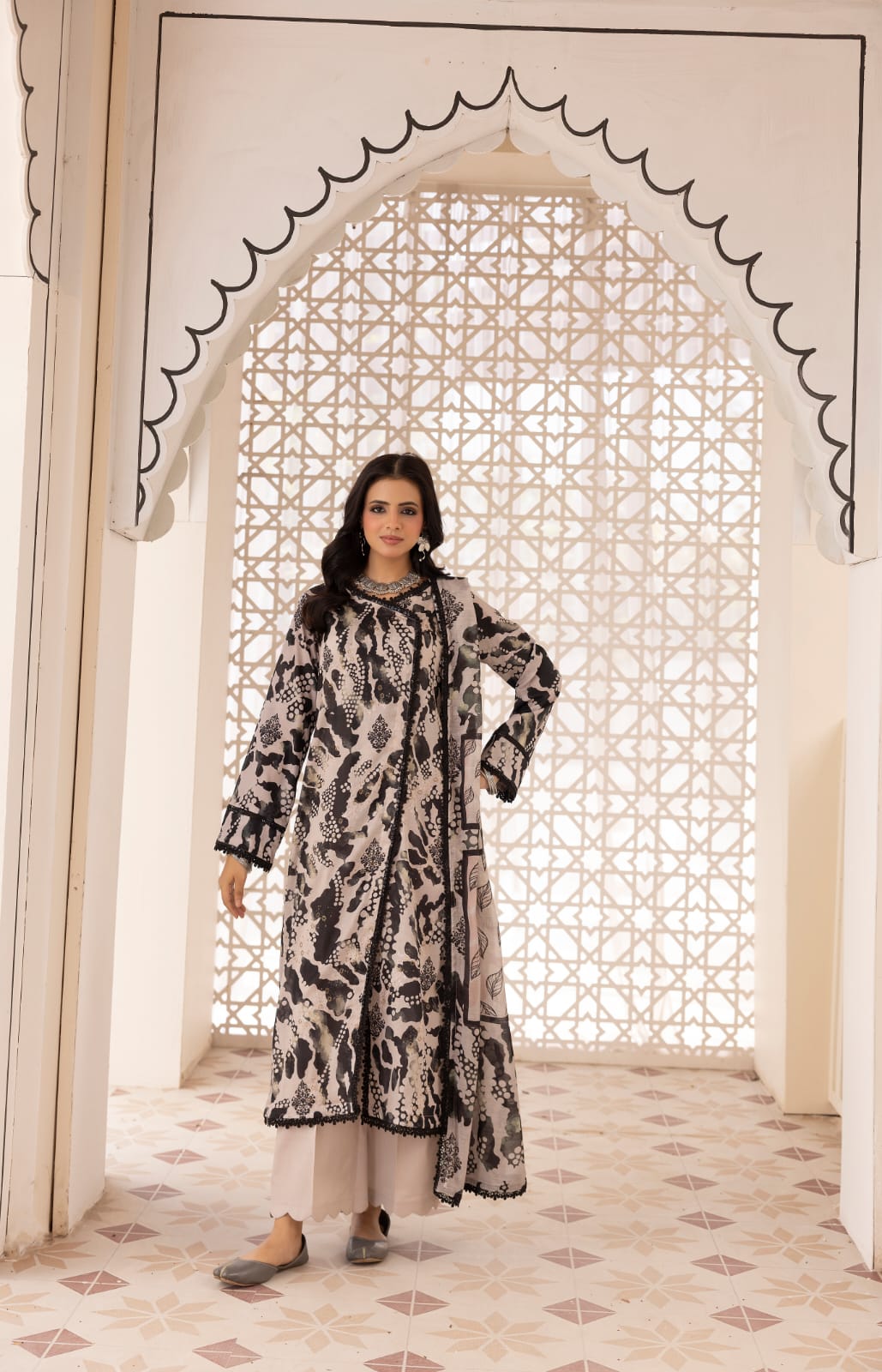 3 Piece - Chikankari Lawn Suit