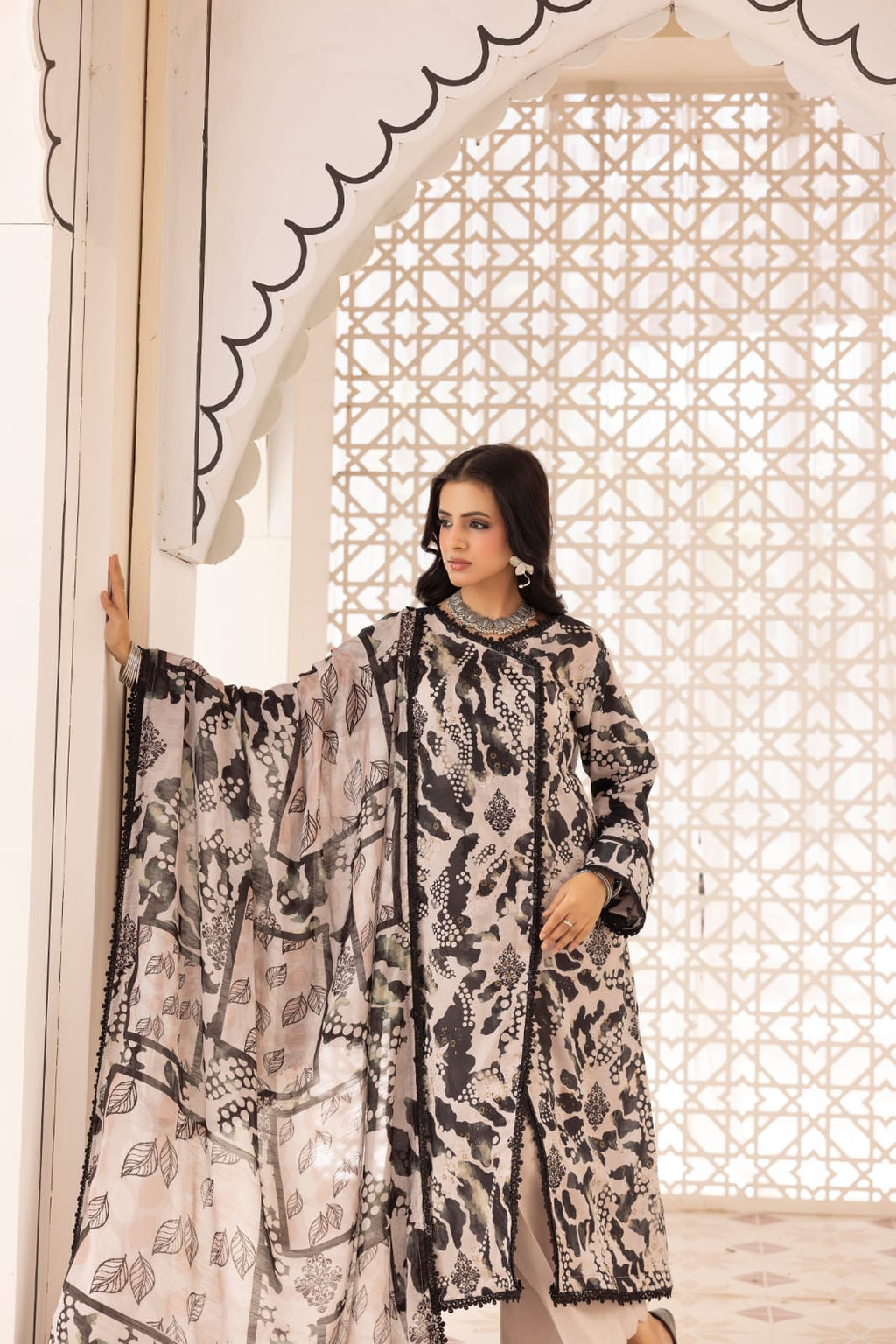 3 Piece - Chikankari Lawn Suit