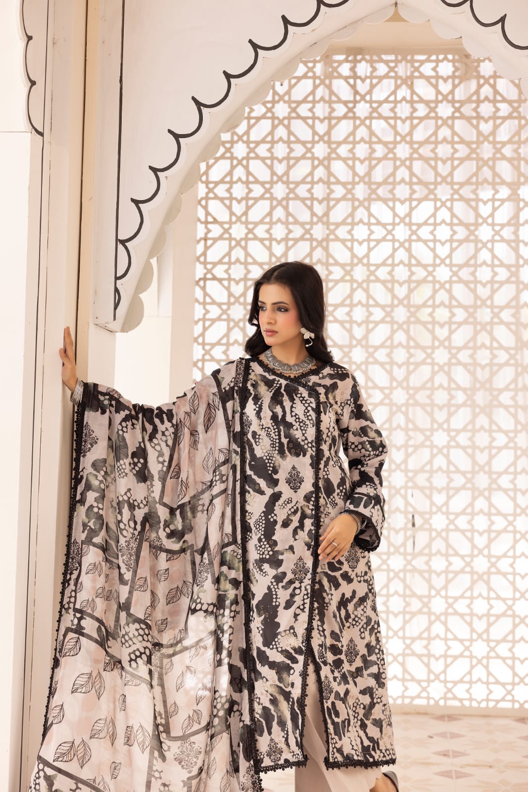 3 Piece - Chikankari Lawn Suit