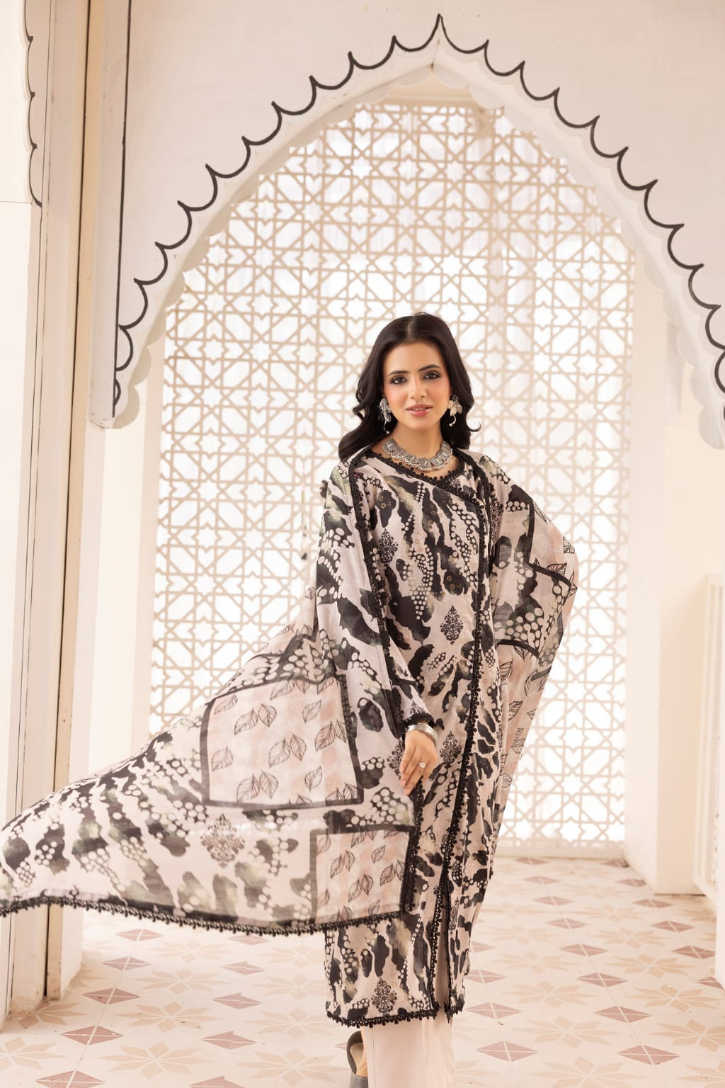 3 Piece - Chikankari Lawn Suit