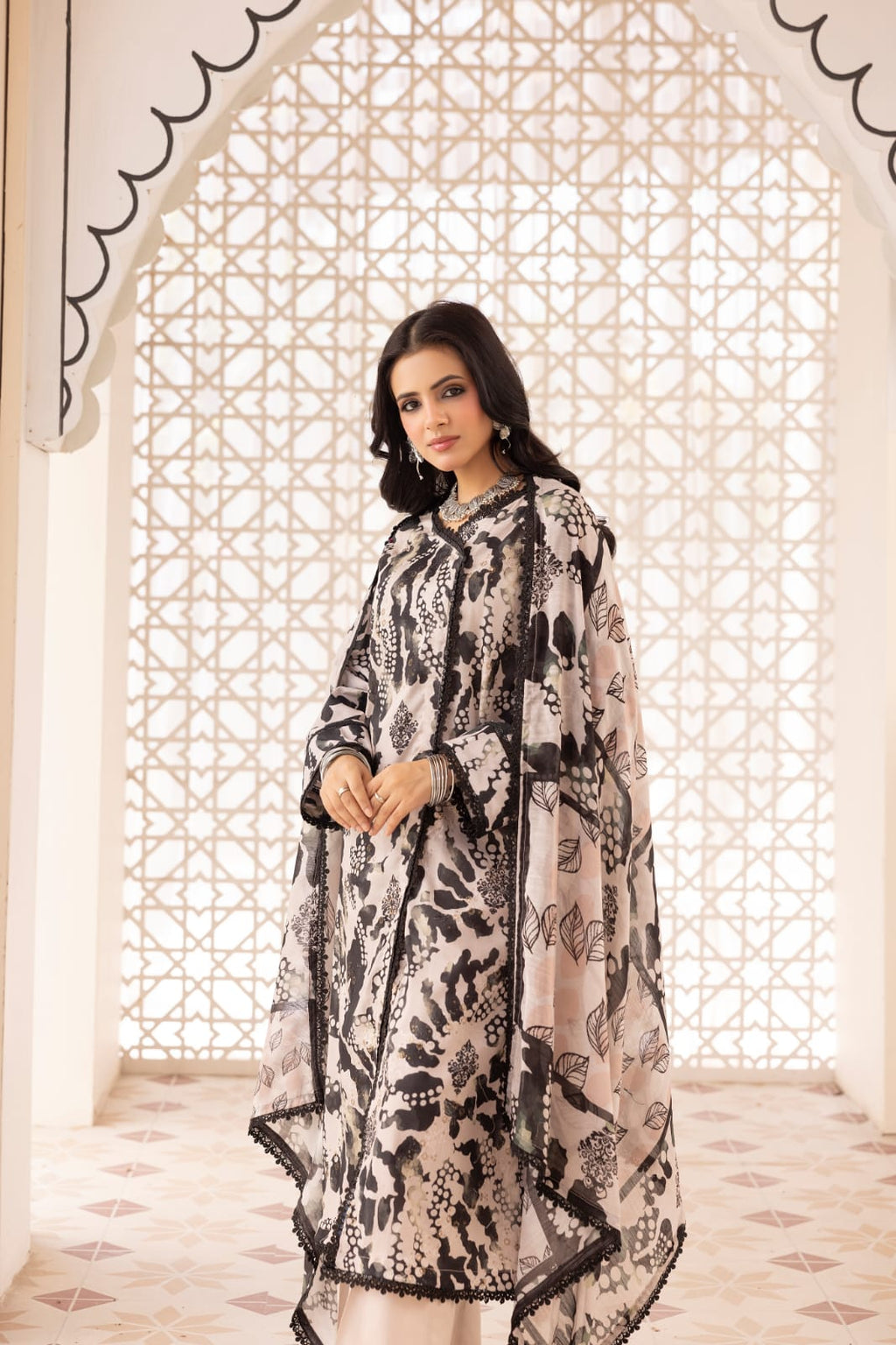 3 Piece - Chikankari Lawn Suit