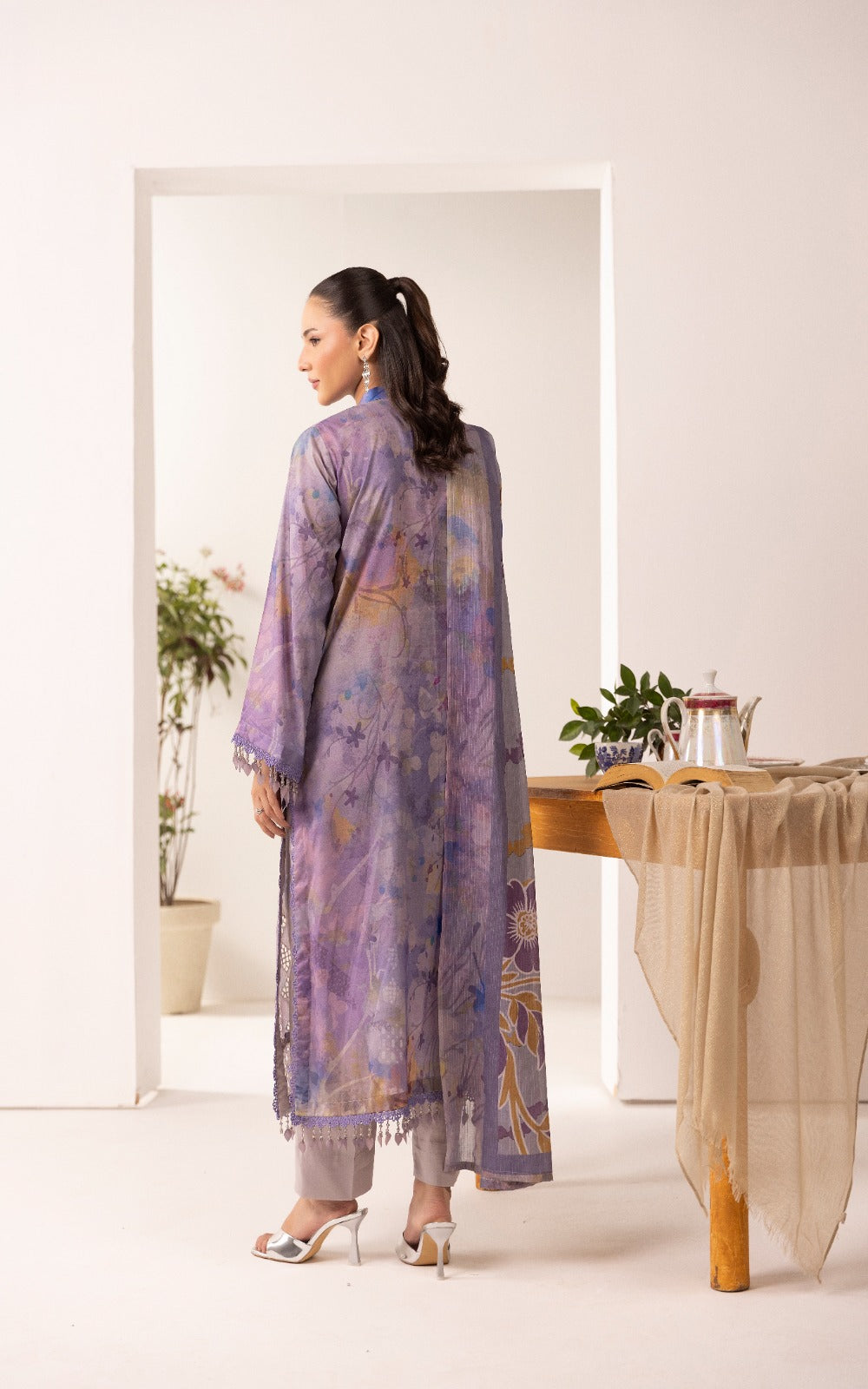 Unstitched 3pc - Chikankari Lawn Suit