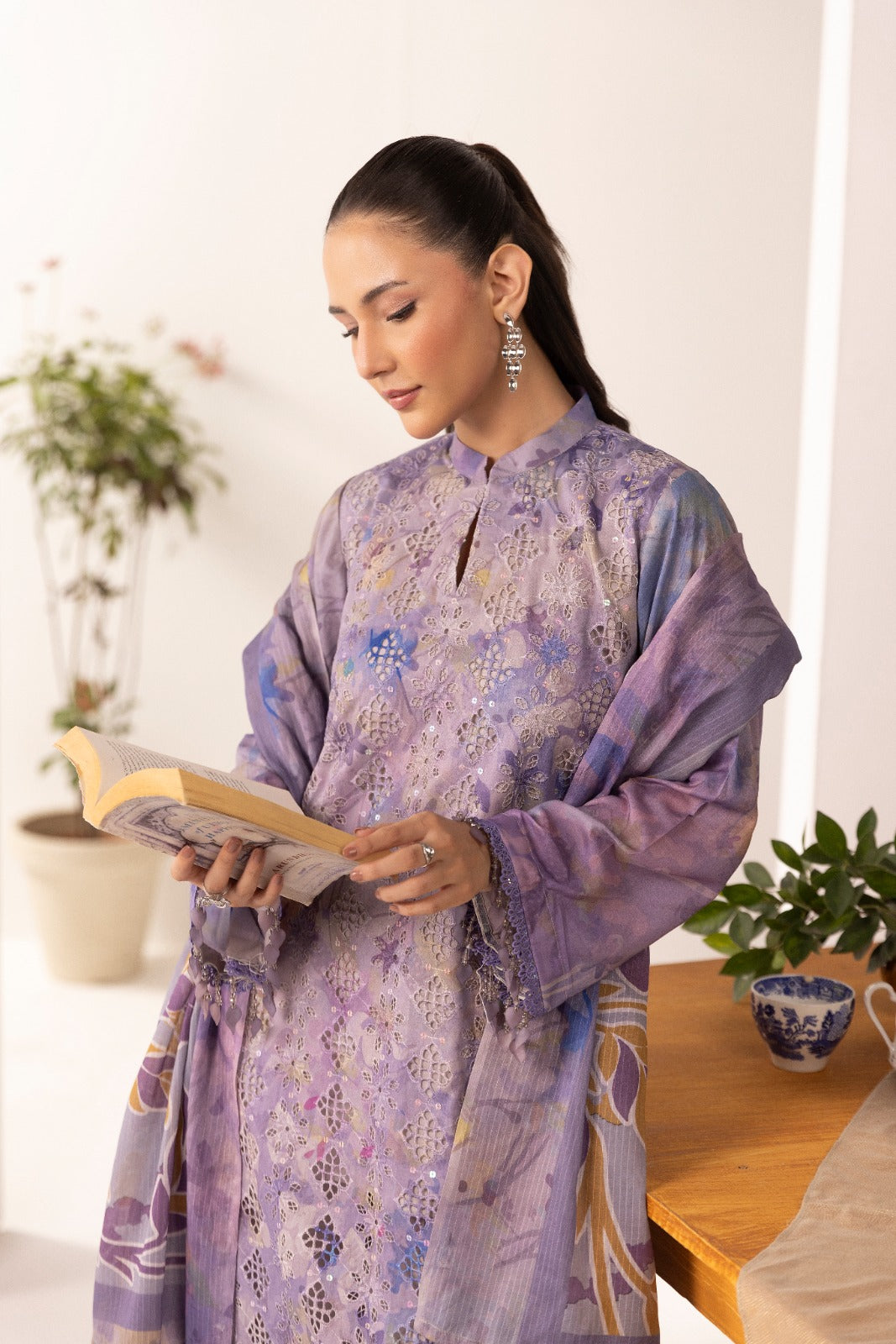 Unstitched 3pc - Chikankari Lawn Suit