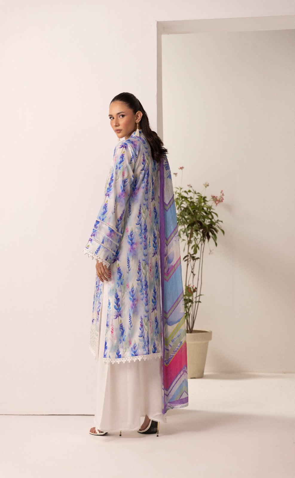 Unstitched 3pc - Chikankari Lawn Suit