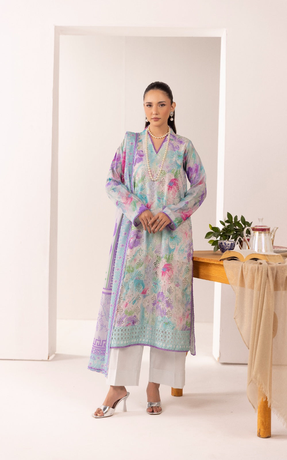 Unstitched 3pc - Chikankari Lawn Suit