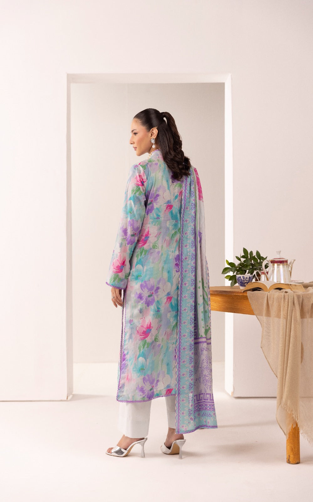 Unstitched 3pc - Chikankari Lawn Suit