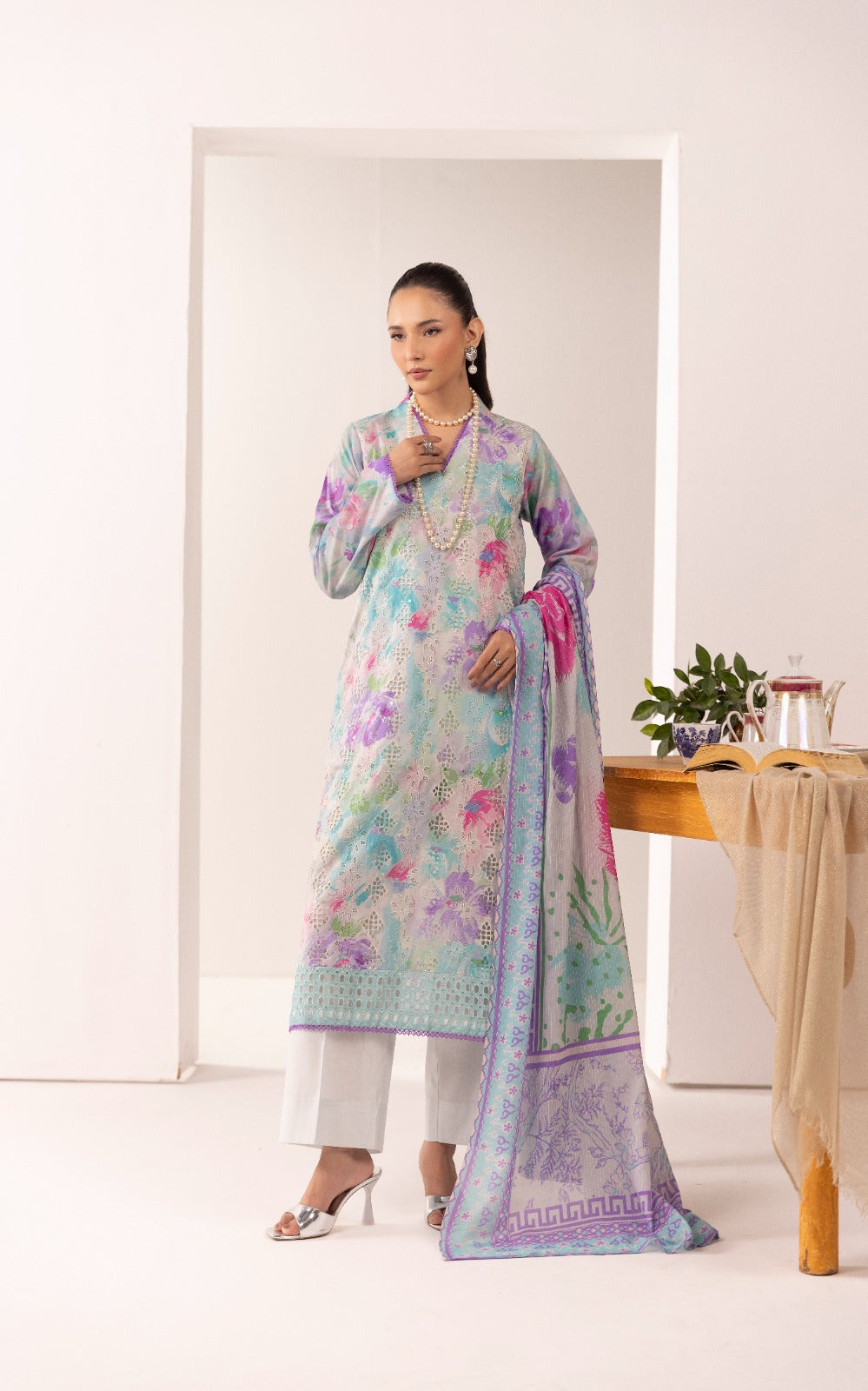 Unstitched 3pc - Chikankari Lawn Suit