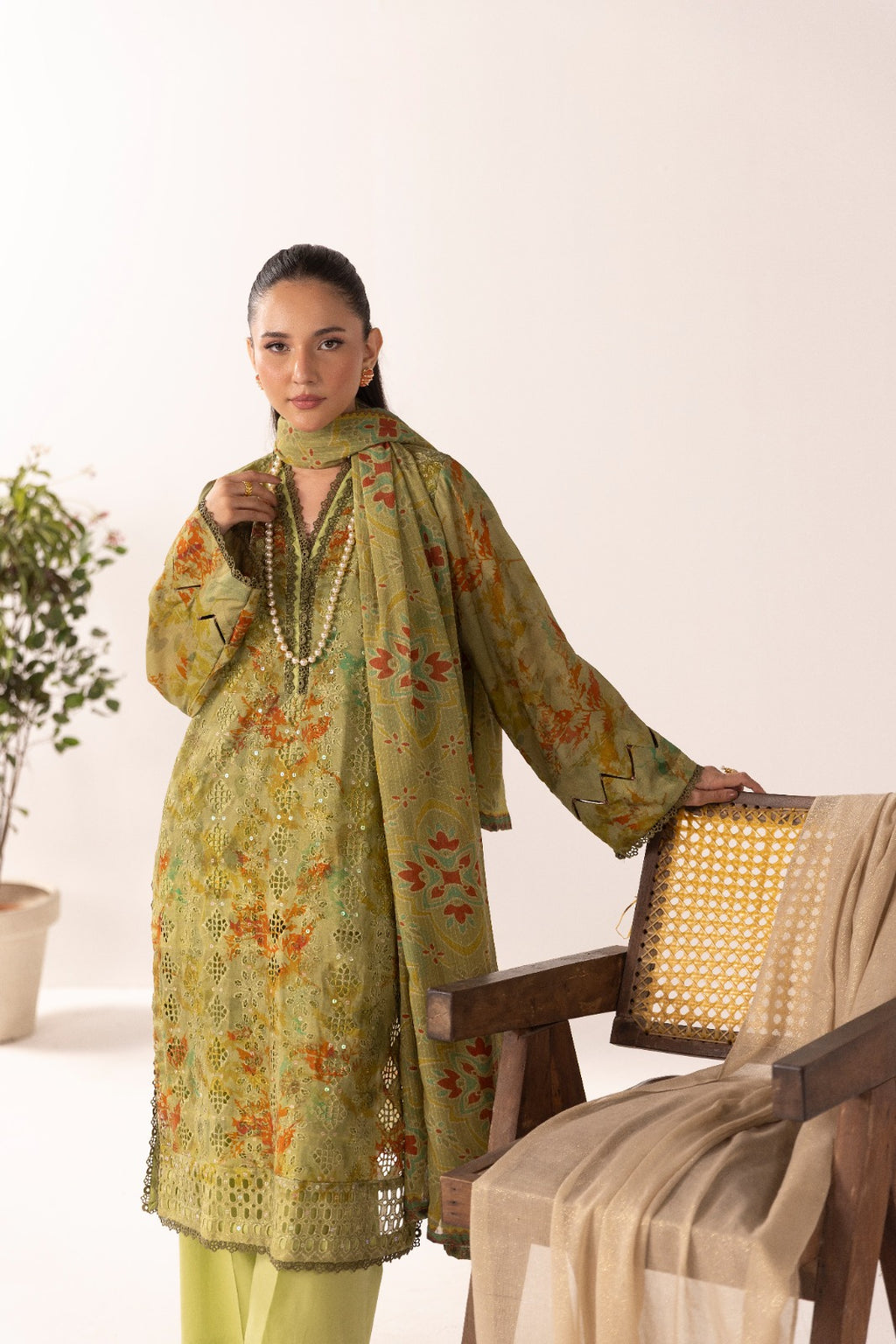 Unstitched 3pc - Chikankari Lawn Suit