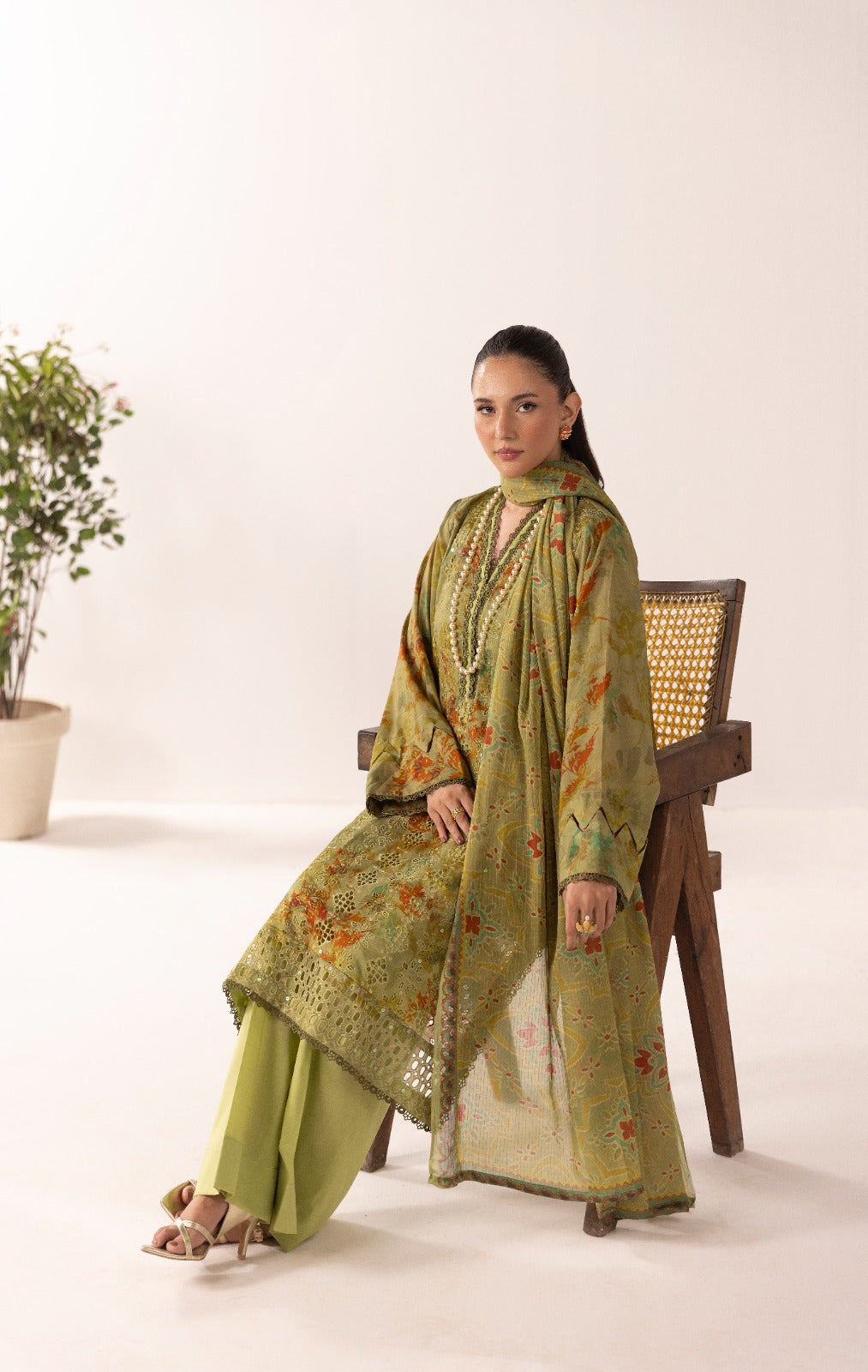 Unstitched 3pc - Chikankari Lawn Suit