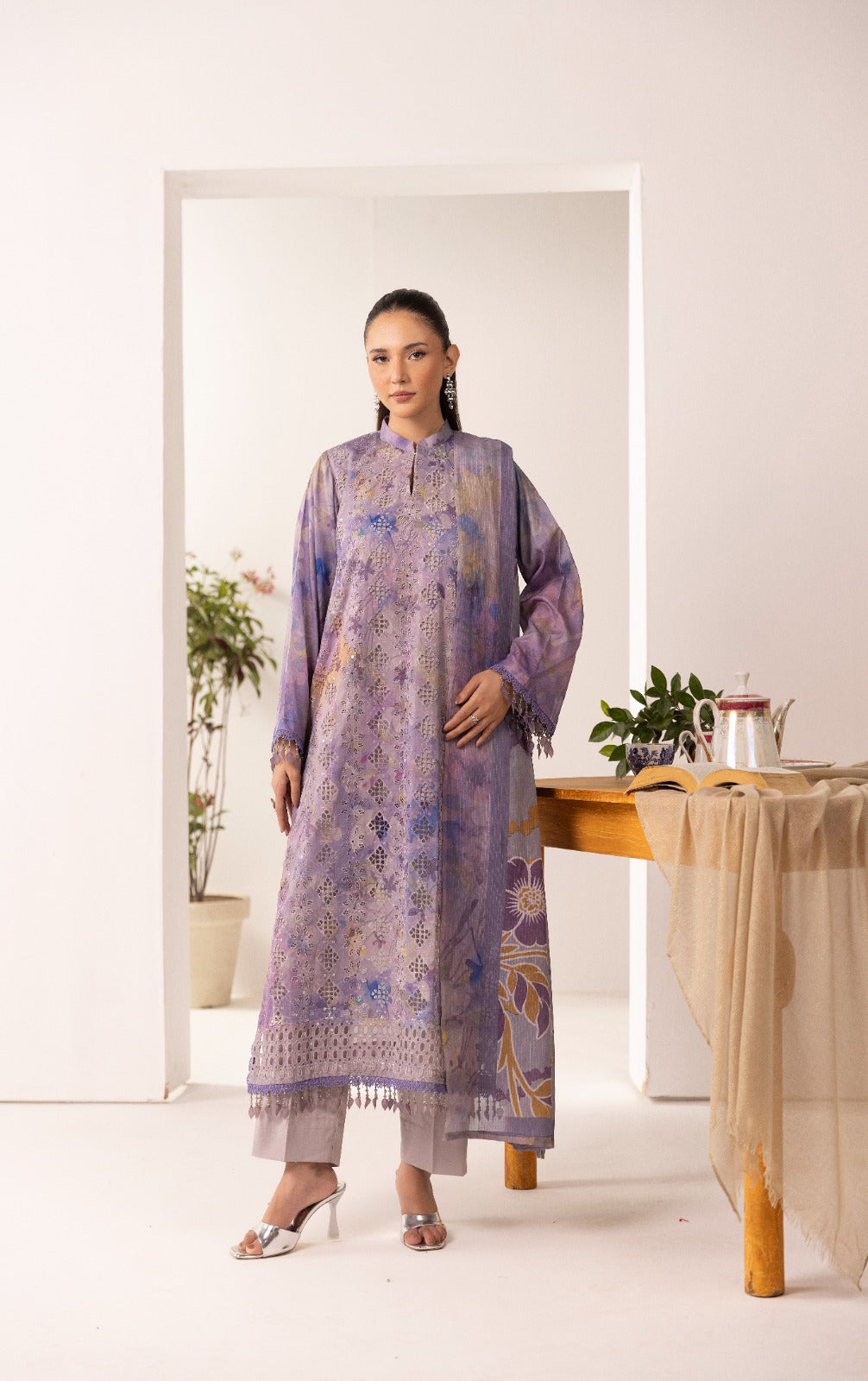 Unstitched 3pc - Chikankari Lawn Suit