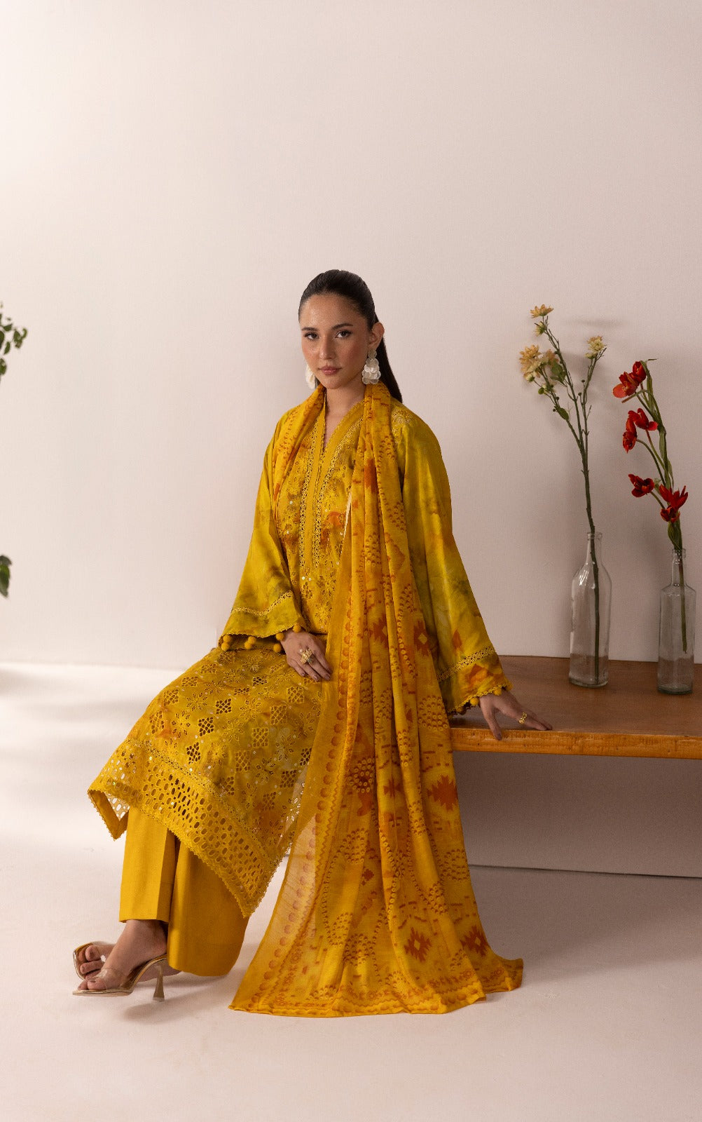Unstitched 3pc - Chikankari Lawn Suit