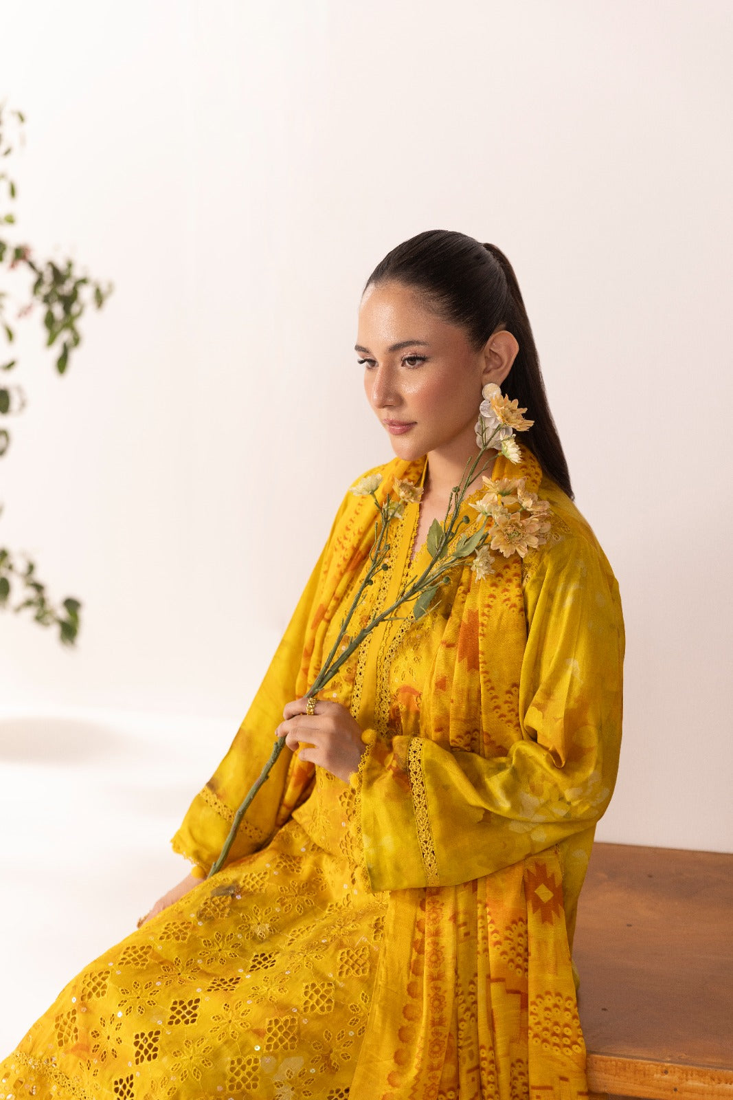 Unstitched 3pc - Chikankari Lawn Suit