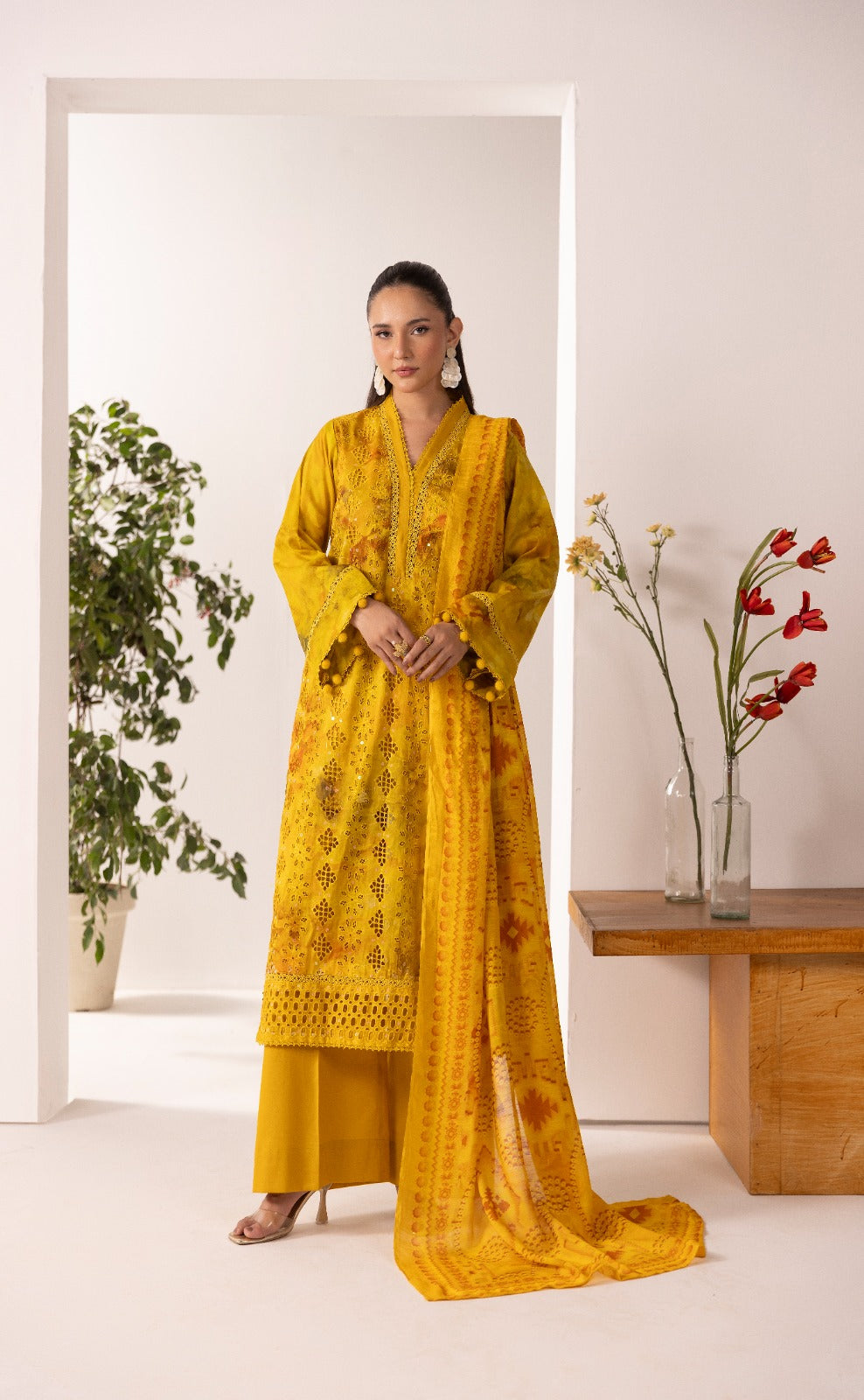 Unstitched 3pc - Chikankari Lawn Suit